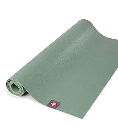 Manduka eKO Superlite Yoga Mat for Travel - Lightweight, Easy to Roll and Fold, Durable, Non Slip Grip, 1.5mm Thick, Leaf Green, 71" x 24"