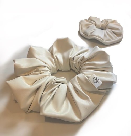 Yoga Mat Scrunchie - Securely Holds Your Yoga Mat in Style - Made With Durable & Luxurious Stretch Faux Leather - Fits All Standard Yoga Mats (mat not included) (Leatherette Light Cream)