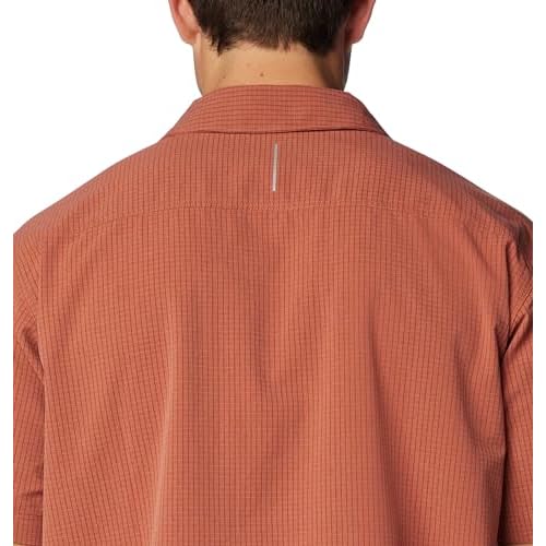 Columbia Men's Black Mesa Lightweight Short Sleeve Shirt