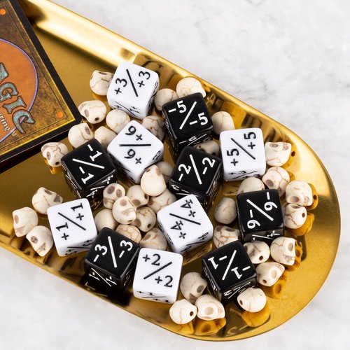 24 Pieces MTG Dice Counters +1 Buff Tokens Set 16mm D6 Magic Counter Dice for TCG MTG Card Games Accessory(Black, White)