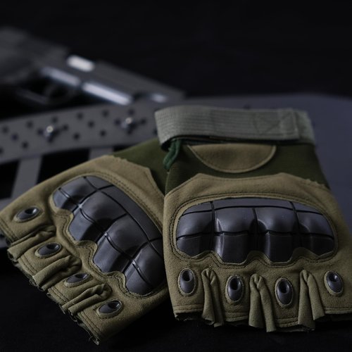 GCSIOM Tactical Fingerless Gloves Breathable, Non-Slip, Impact Resistant, Suitable for Outdoor Cycling, Motorcycle Riding, Rock Climbing (Green, Large)