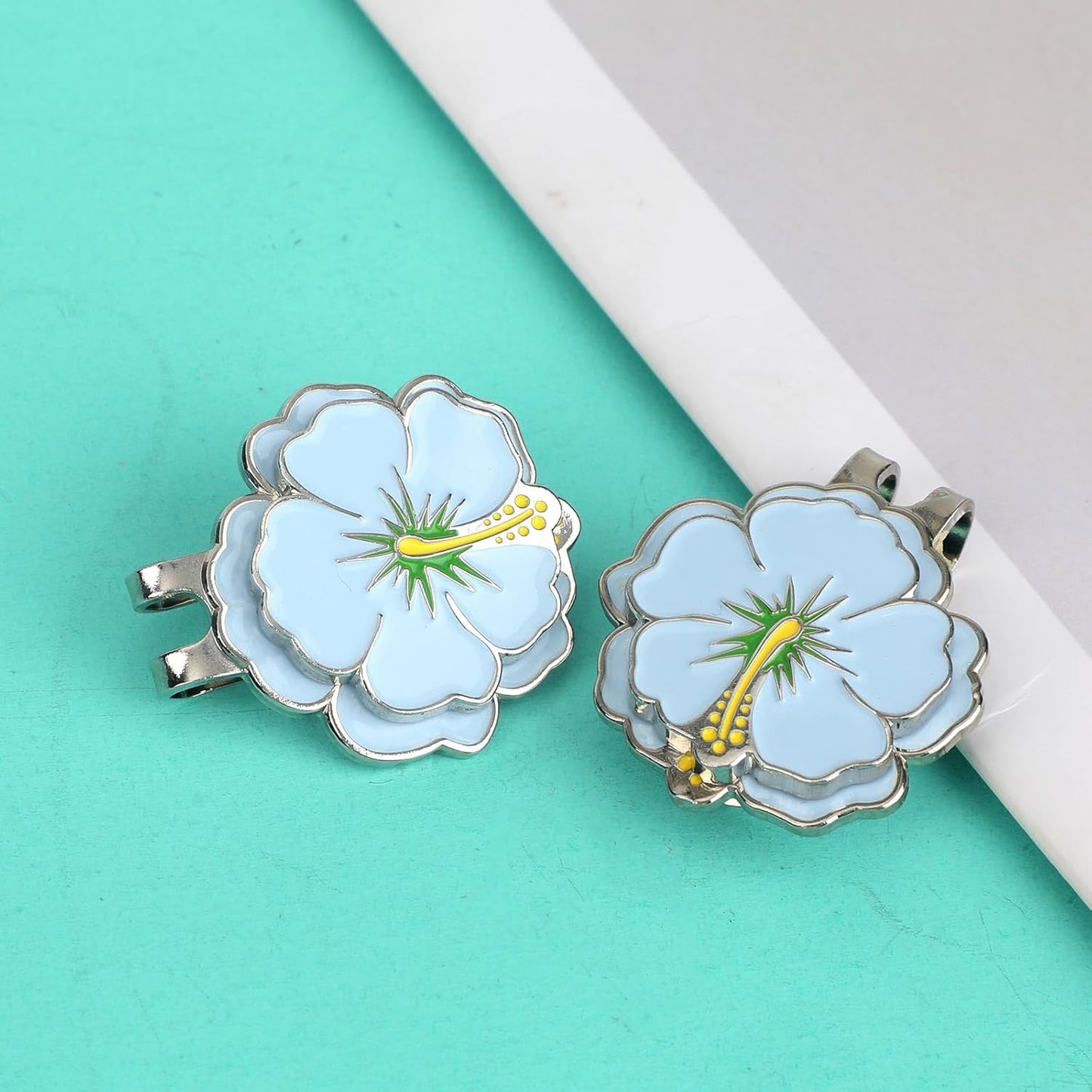 2pcs Magnetic Golf Ball Marker with Hat Clip, Flower Shape Golf Marker Magnet Set Cap Hat or Visor Clip Sports Bag Accessories for Women Men Golfer Friends Gift