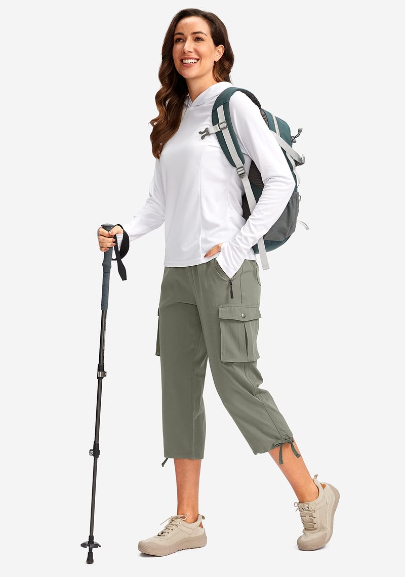 Soothfeel Women's Cargo Capris Pants with 6 Pockets Lightweight Quick Dry Travel Hiking Summer Pants for Women Casual (Grey Sage, XL)