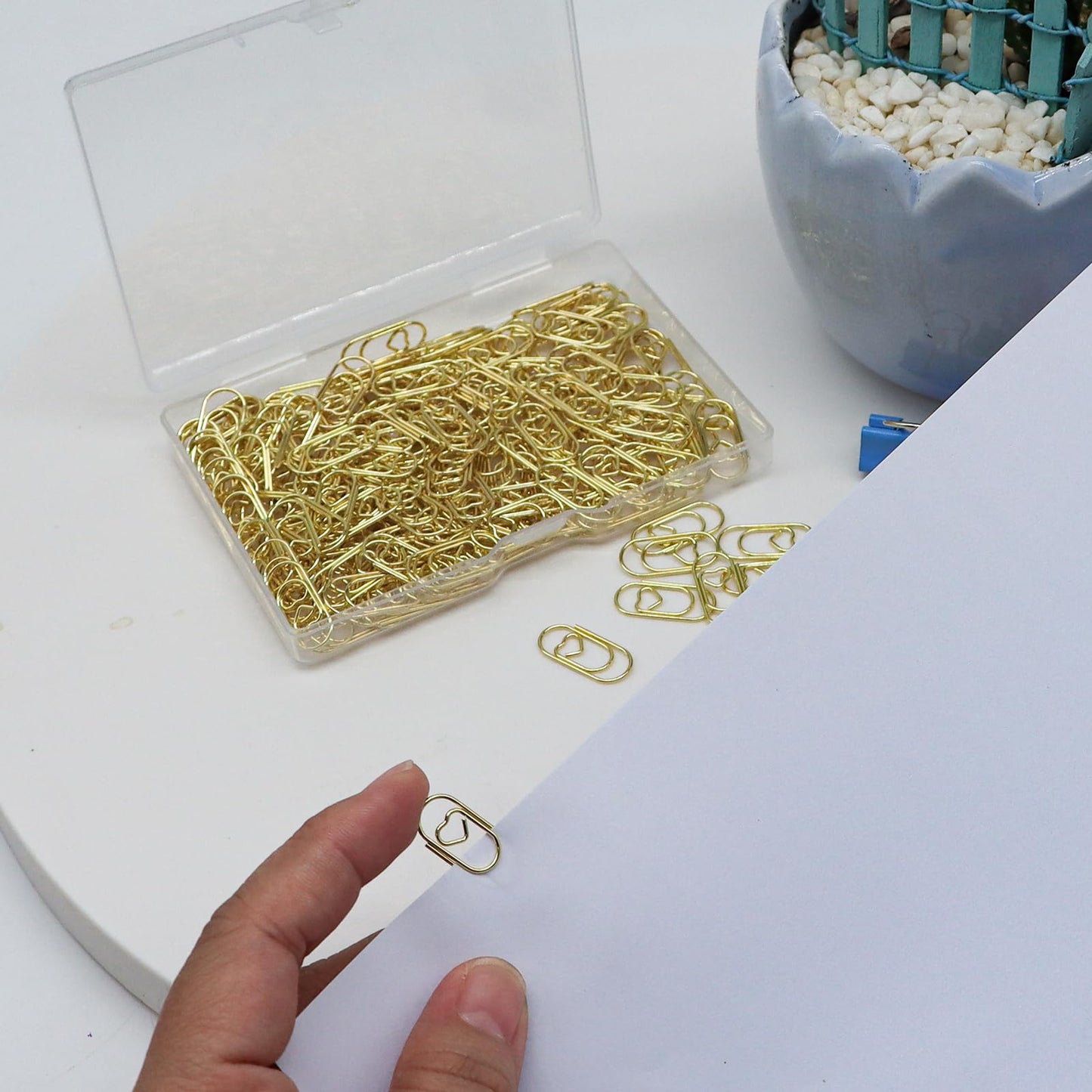 Small Gold Paper Clips 200 Pcs Love Heart Shaped Paperclips Stainless Steel Cute Paperclips for Paperwork Office School Desk Organizers Wedding Invitations DIY Crafts Scrapbooking (Gold)