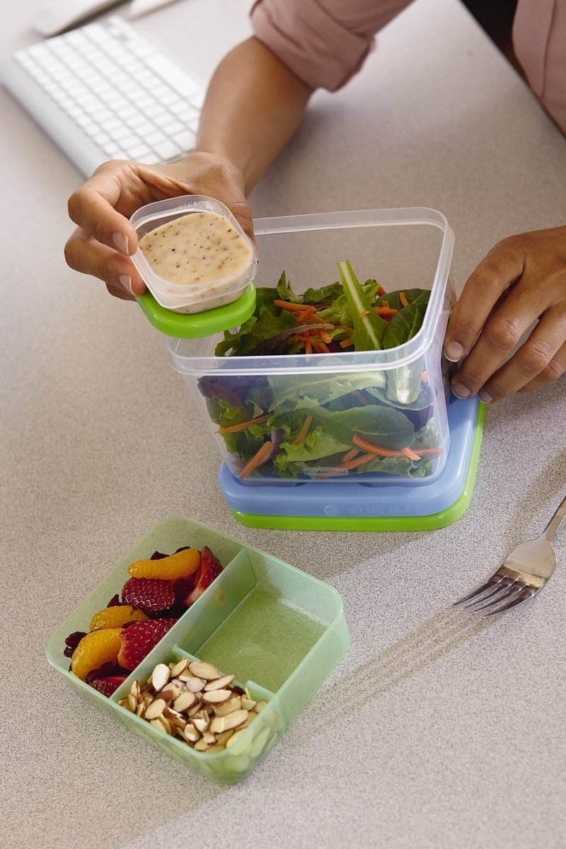 Rubbermaid Green Salad Container Kit, 5.2 Cup Capacity, BPA-Free