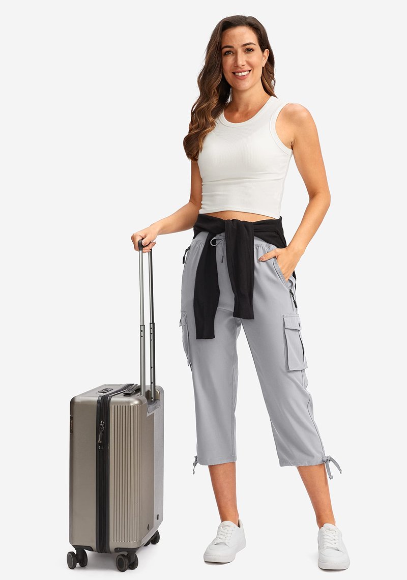 Soothfeel Women's Cargo Capris Pants with 6 Pockets Lightweight Quick Dry Travel Hiking Summer Pants for Women Casual (Bright Grey, XS)