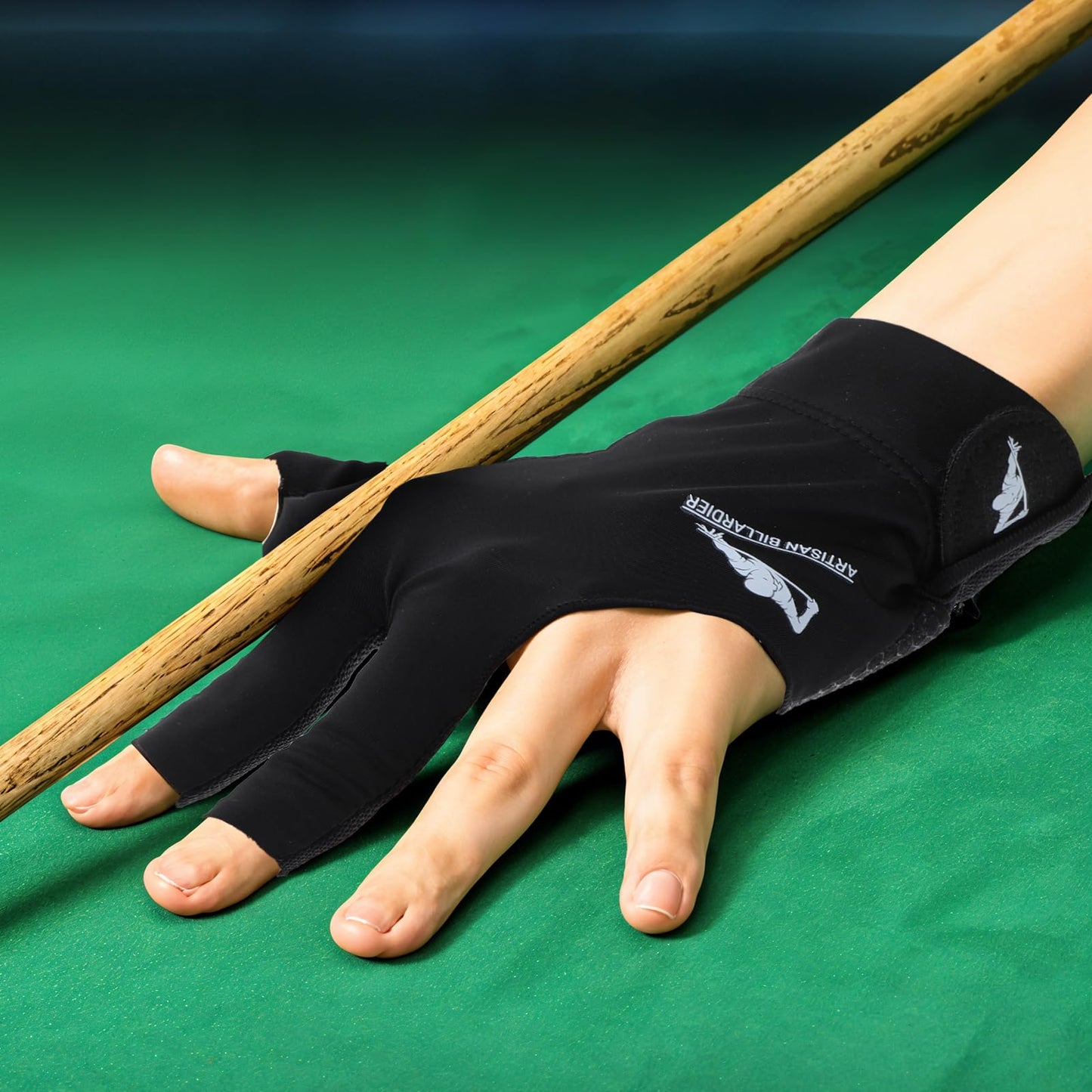 1 pcs Left Hand Billiard Gloves for Men Billiards Glove Pool Splicing Process Snooker Cue Sport Glove Popular Sizes Man Woman Elastic 3 Fingers Show Gloves Quick-Dry Breathable Billiard Pool