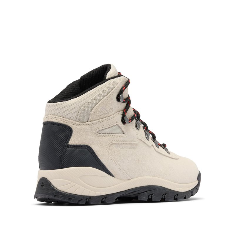 Columbia Women's Newton Ridge Plus Waterproof Amped, Cloud Grey/Poppy Red, 5.5 Wide