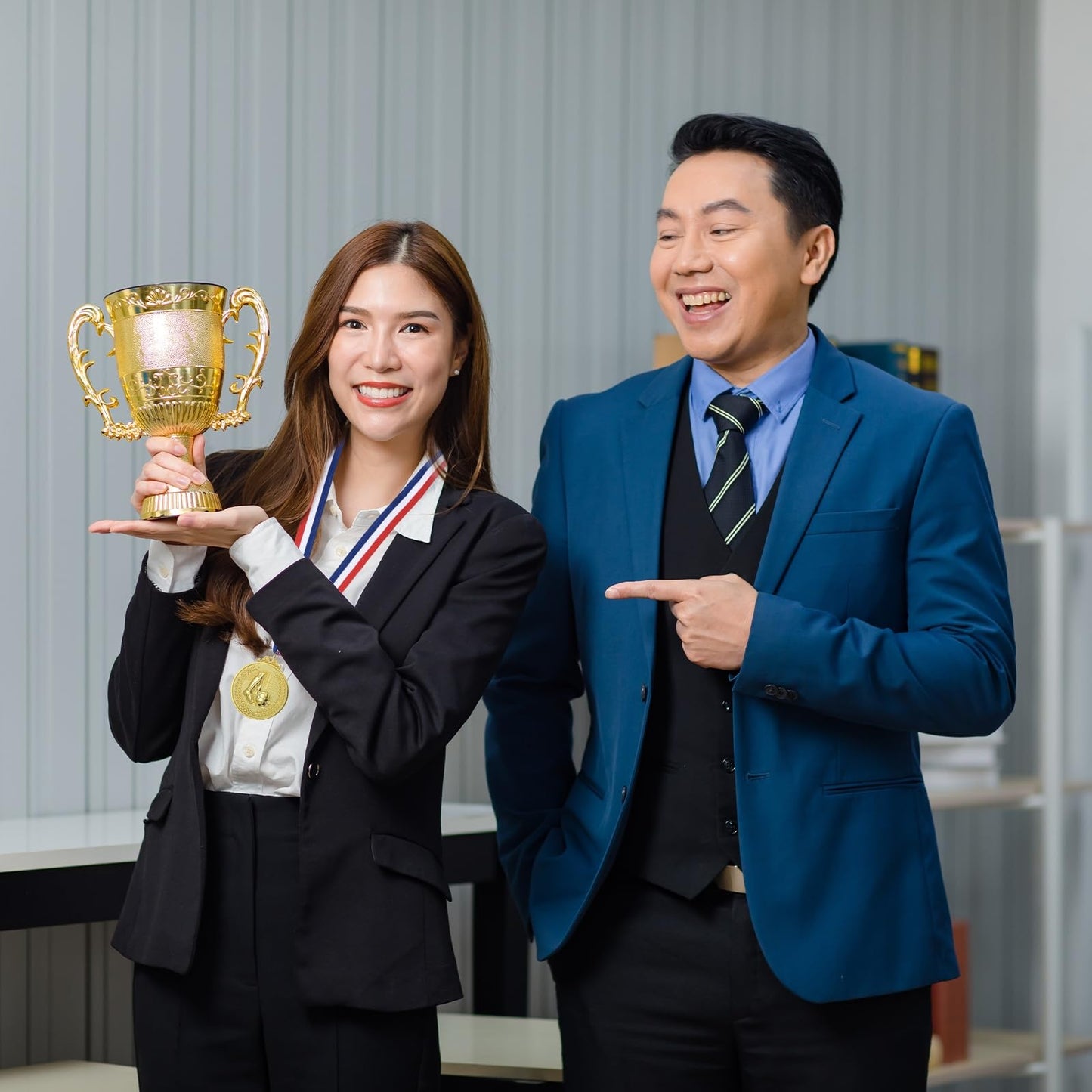 PATIKIL 2" Metal Award Medals, 3 Pcs Winner Medals with Neck Ribbon for Party Competitions Sports Adults Participation, Golden (Trophy Style)