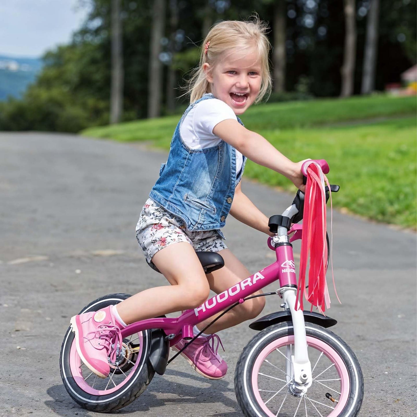 2Pcs Kids Bike Handlebar Streamers Tassels Gradient Pink Scooter Bicycle, Tricycle Handle Bar Grips, Bike Bell Accessories, Colorful Ribbons for Kids and Girls Boys
