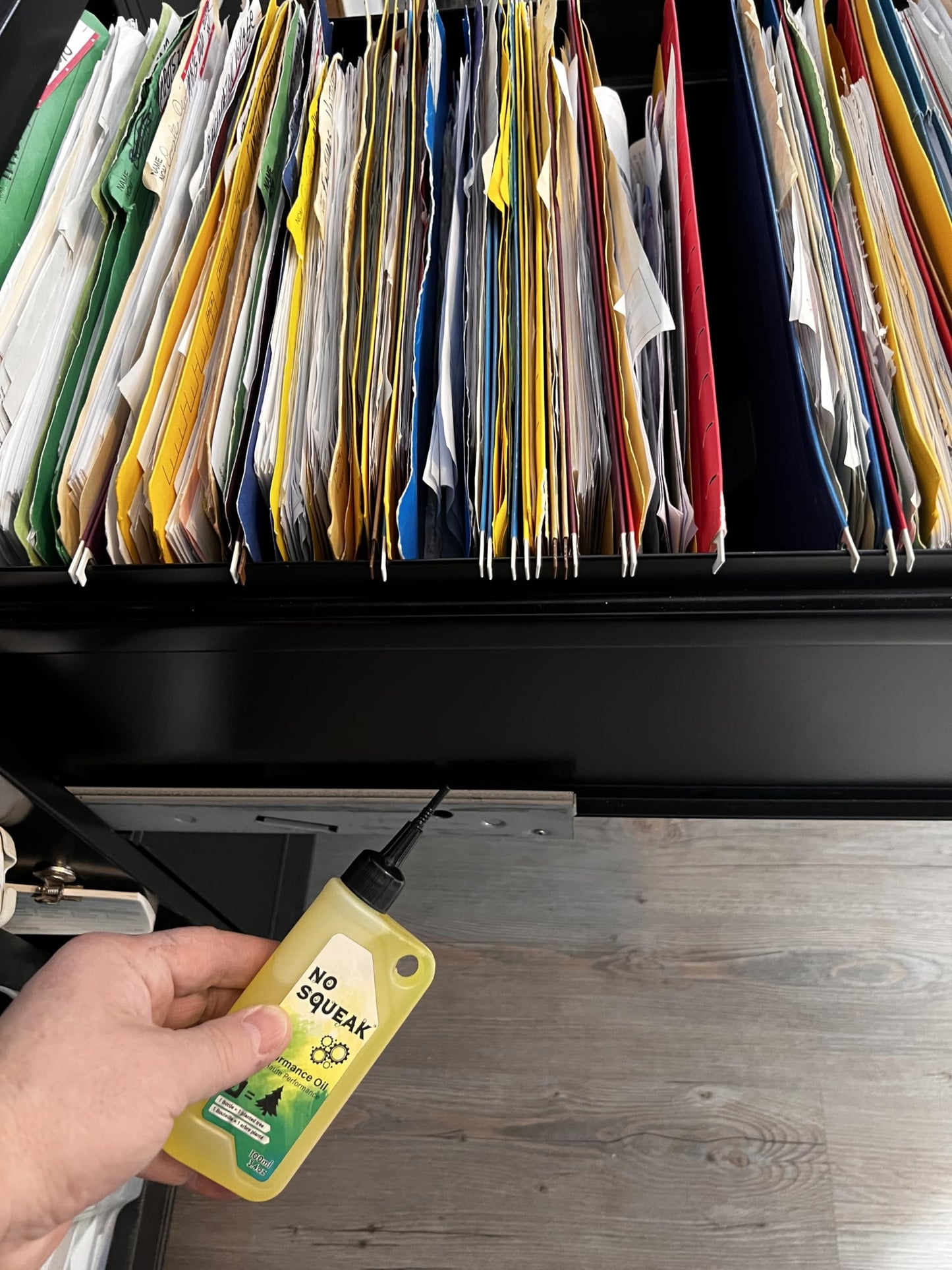 No Squeak 3.4oz High Performance Penetrating Oil – Bike Chain Lubricant, Door Hinge & Lock Lubricant, Rust Remover, Multi-Purpose Non-Toxic Lubricating Oil