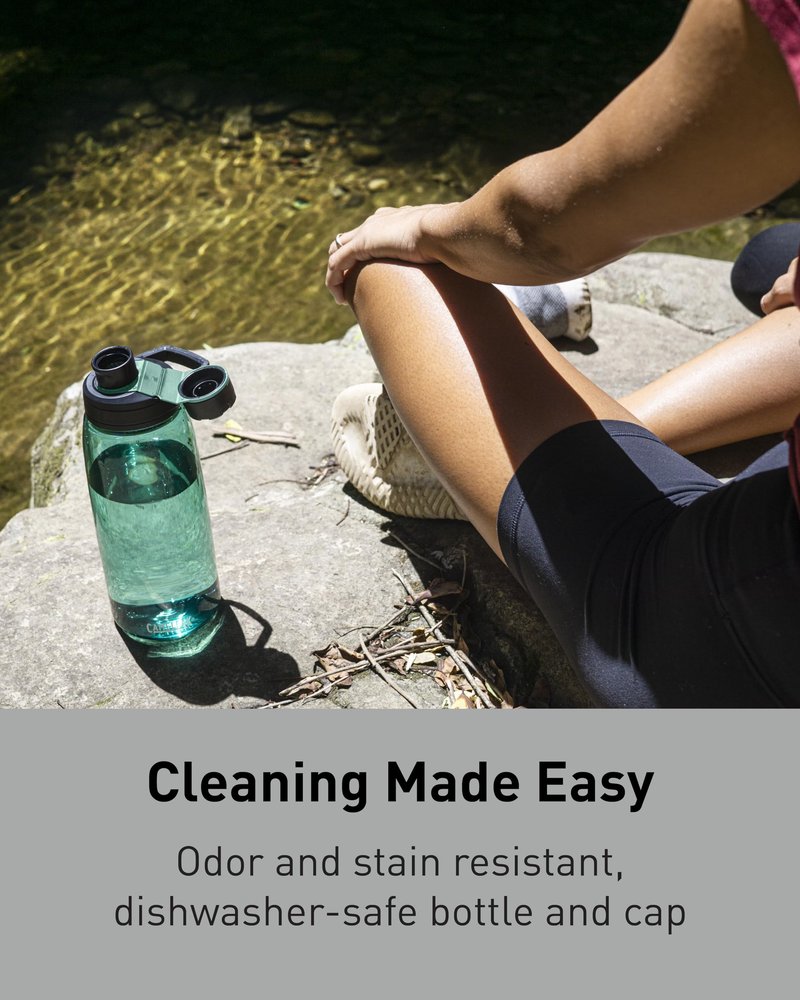 CamelBak Chute Mag Water Bottle with Magnetic Leak‑Resistant Cap, Lightweight Tritan Design for Everyday Hydration, 32oz, Charcoal