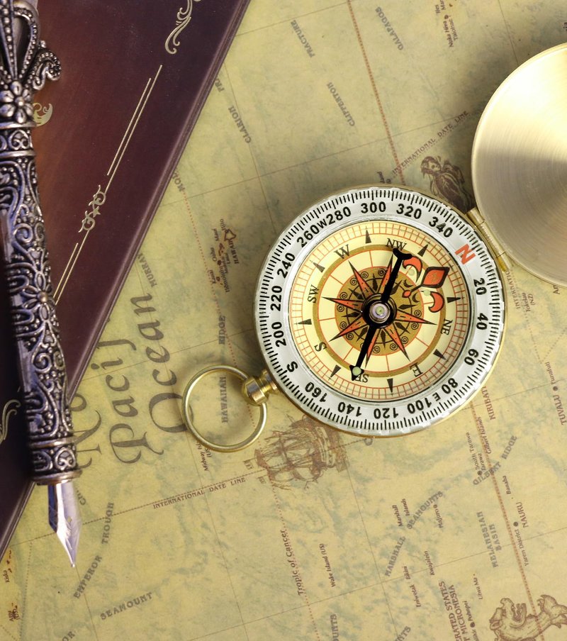 Waterproof Brass Compass for Hiking, Survival & Navigation – Large Dial Pocket Compass with Keychain Loop, Ideal Metal Brujula de Mano for Kids, Scouts, Hunting & Compass Gifts for Men