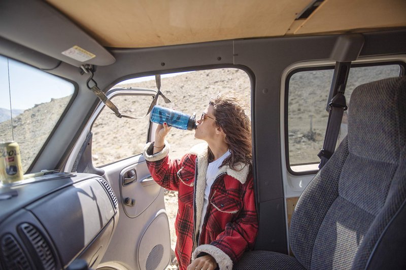 CamelBak Chute Mag BPA Free Water Bottle, 32oz, Charcoal