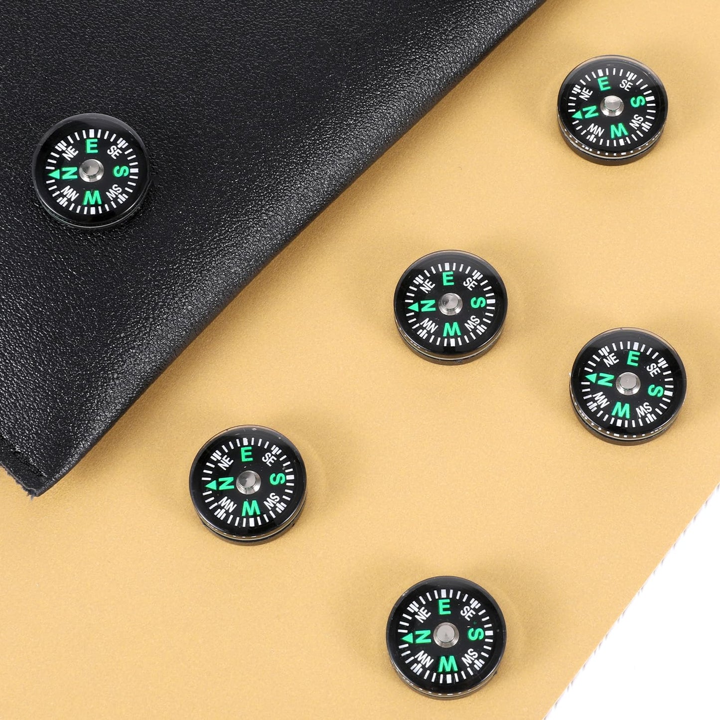 20PCS Compass Button Mini Pocket Hard Shell Liquid Filled Mini Small Button Compass for Kids Hiking Survival Watch Band Paracord Camping Outdoor Activities Accessory Size Dia. 20mm