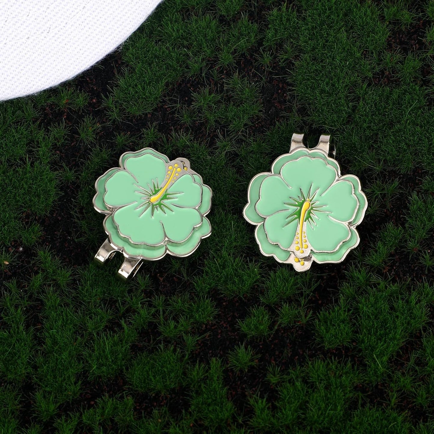 2pcs Magnetic Golf Ball Marker with Hat Clip, Flower Shape Golf Marker Magnet Set Cap Hat or Visor Clip Sports Bag Accessories for Women Men Golfer Friends Gift