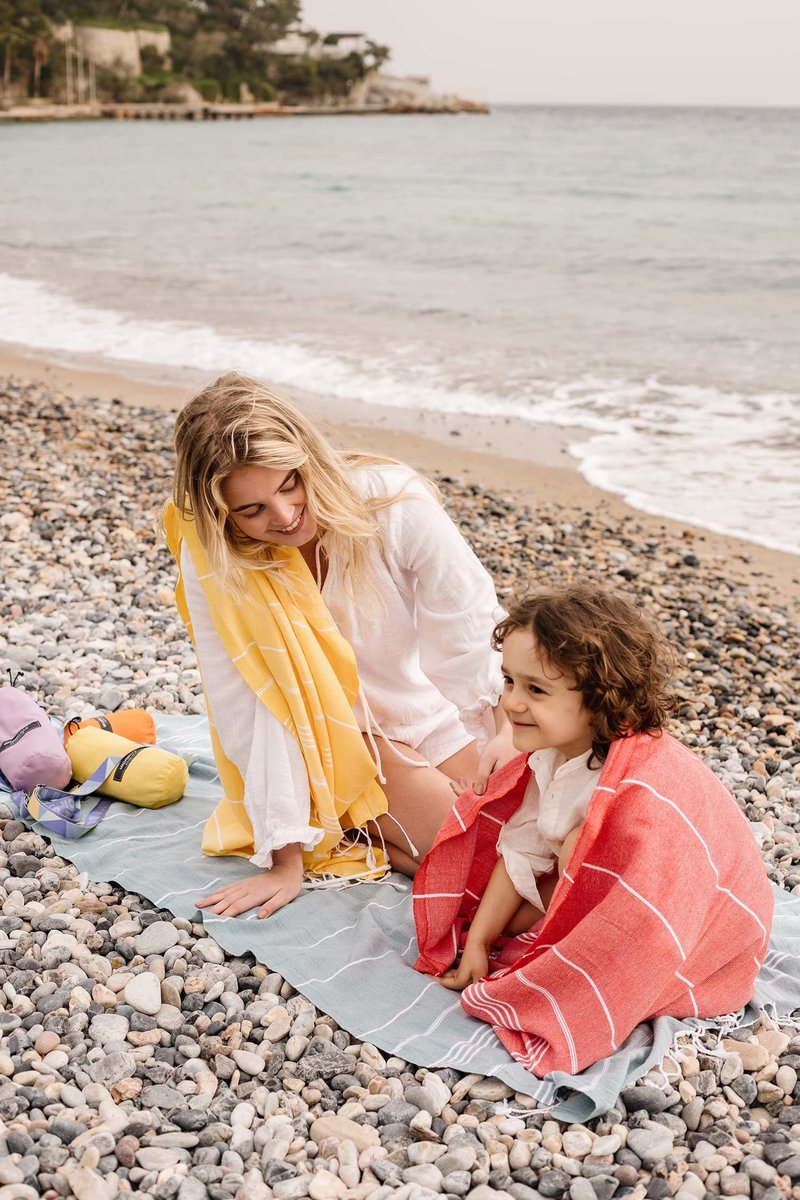 Madamelique Turkish Beach Towel with Beach Bag - 39 x 74 - Prewashed Beach Towels Oversized -%100Cotton - Quick Dry - Sand Free - Hand Loomed Turkish Bath Towels - Unique Absorbent Towel (Teal)