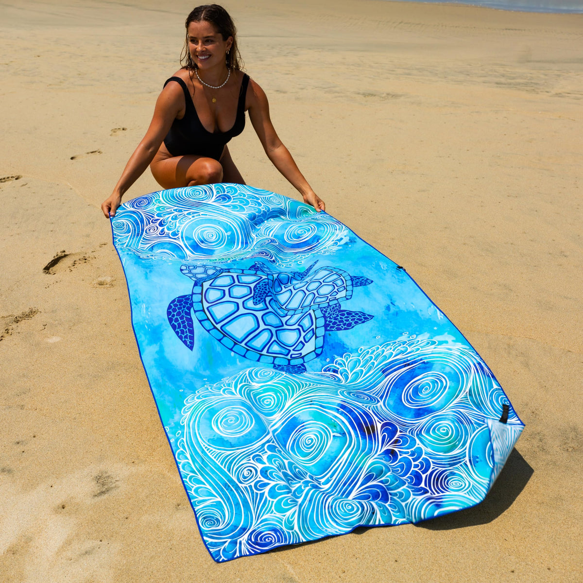 Elite Trend Microfiber Beach Towel for Adults with Bag - Extra Large 78x35 inch Lightweight Sand Free Quick Dry Towel for Travel, Swimming, Yoga, Camping (Sea Turtle)