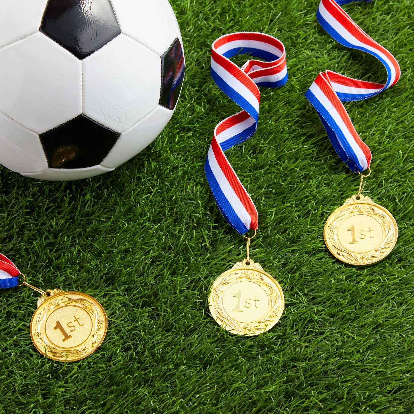 Juvale 6 Pack 1st Place Gold Medals with 16 Inch Neck Ribbon for Awards, Sports Tournaments, Soccer, Baseball (Round, Metal, 2.5 Inch Diameter) - Medals for Awards