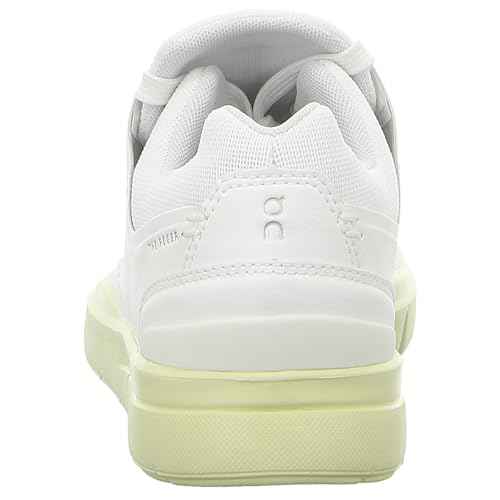 On Women's The Roger Advantage Sneakers