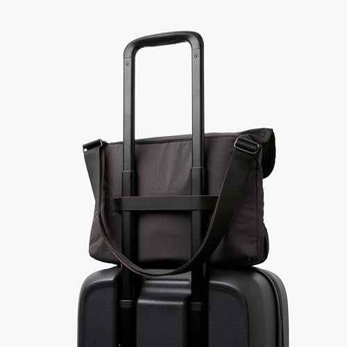 Bellroy Cinch Messenger (12 liter lightweight shoulder bag, water-resistant fabric, effortless organization) - Charcoal