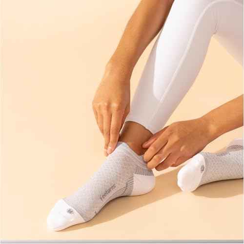 Feetures Plantar Fasciitis Relief Sock Light Cushion No Show Tab - Targeted Compression Sock for Women & Men