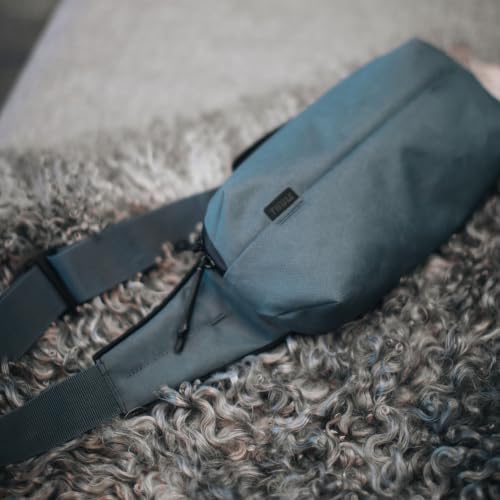 Thule Aion Sling Bag - Black Recycled Polyester Water-Resistant