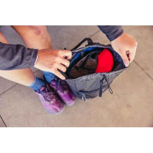 Gregory Nano 14L Unisex Day Hiking/Commuter/Active Travel Backpack, Breathable Backpanel, Hydration Port, One Size Fits All, Optic Black
