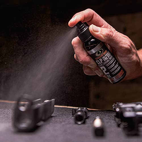 Mossy Oak Gun Oil - CLP Gun Lubricant - Premium Firearm Maintenance - Rust Preventative - 2 oz. Fine Mist Pump Sprayer & 1 oz. Needle Oiler