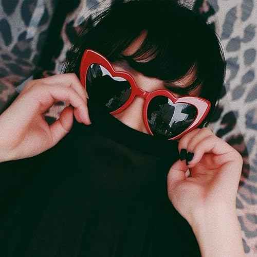 Heart Sunglasses for Women Trendy Cat Eye Love Shaped Sunglasses Vintage Lovely Retro Cute Sun Glasses