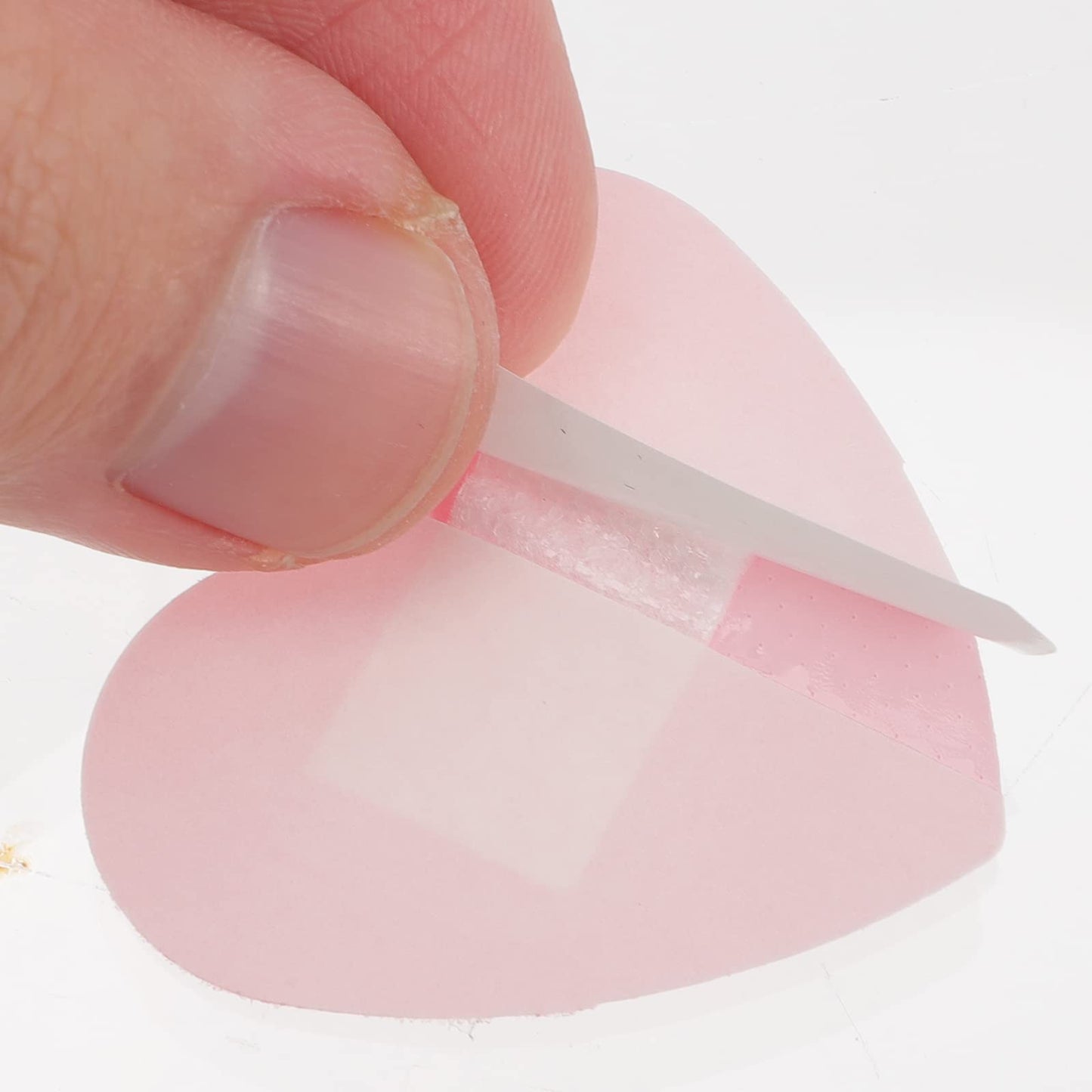Healifty Heart-Shaped Breathable Wound Bandages 50 Pcs Waterproof Hemostatic Stickers for Kids and Adults Durable Adhesive Wound Care Patches 2.32 X 1.69 in
