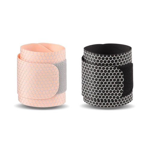 Adjustable Hand Wristbands Used in Sports Such as Basketball are Good for Cooling Down and preventing Sweat