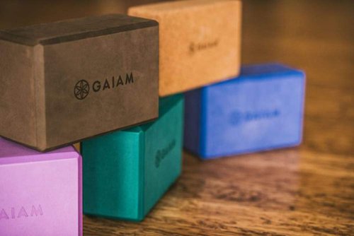 Gaiam Cork Yoga Brick – 9x5.5 Inch, Natural Cork Brick for Yoga, Pilates, Stretching, Balance, Gym, Home Workout, Meditation, Non-Slip, High-Density, Rounded Edges for Enhanced Poses and Flexibility