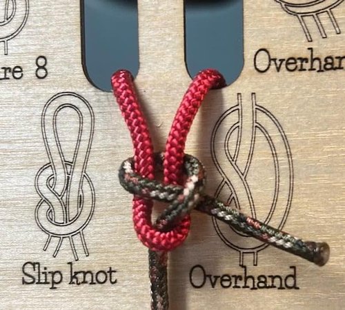 Learn Knot Training Board，Hand-Carved Stylish and Popular 16 Knots Practical Knot Practice Board Set is Perfect for Beginners and Professionals Or Campers, Survivalists and DIY Enthusiasts