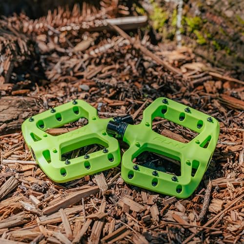 Funn Taipan S Plastic MTB Flat Pedals with CrMo Axle - Green