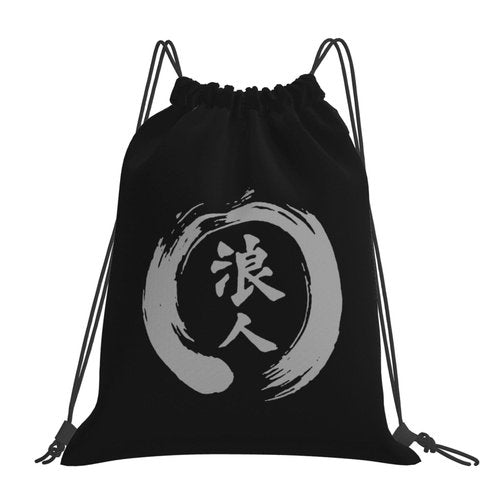 SQMGEHVNY Japanese Kanji Character Ronin Drawstring Bags, Lightweight Gym Sack with Adjustable Cord, Water-Resistant Sports Backpack for Men Women, Travel, Yoga, College (Black)