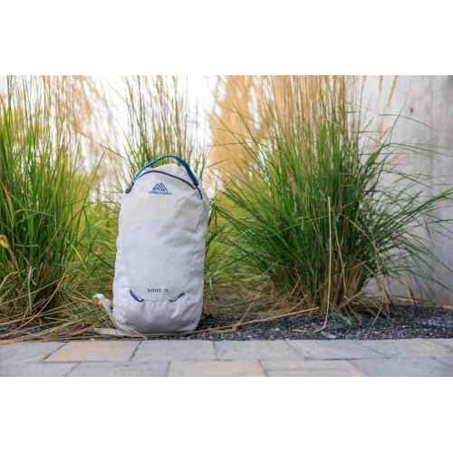 Gregory Nano 14L Unisex Day Hiking/Commuter/Active Travel Backpack, Breathable Backpanel, Hydration Port, One Size Fits All, Optic Black