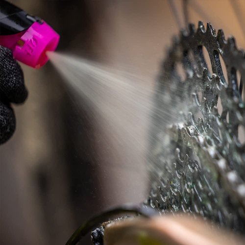 Muc-Off Drivetrain Cleaner, 25.3 fl oz - Effective Bike Chain Cleaner and Bike Chain Degreaser Spray - Bike Cleaner for MTB/Gravel/Road/BMX