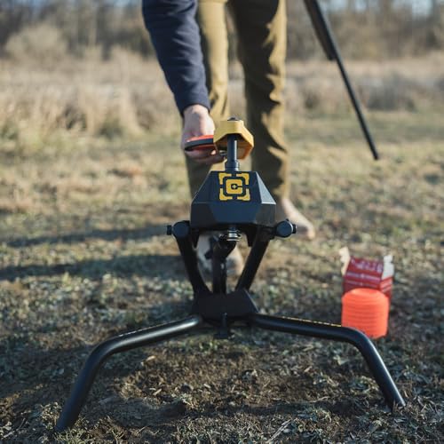 Caldwell Claymore Solo Clay Thrower with Foot Pedal, Angle Adjustment, and Auto Resetting Arm for Clay Shooting, Shooting Sports, Hunting
