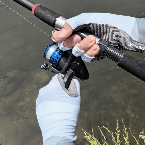 LJCUTE Fishing Gloves UV Protection Fingerless Sun Gloves Men Women for Cycling Hunting Kayaking Hiking Sailing