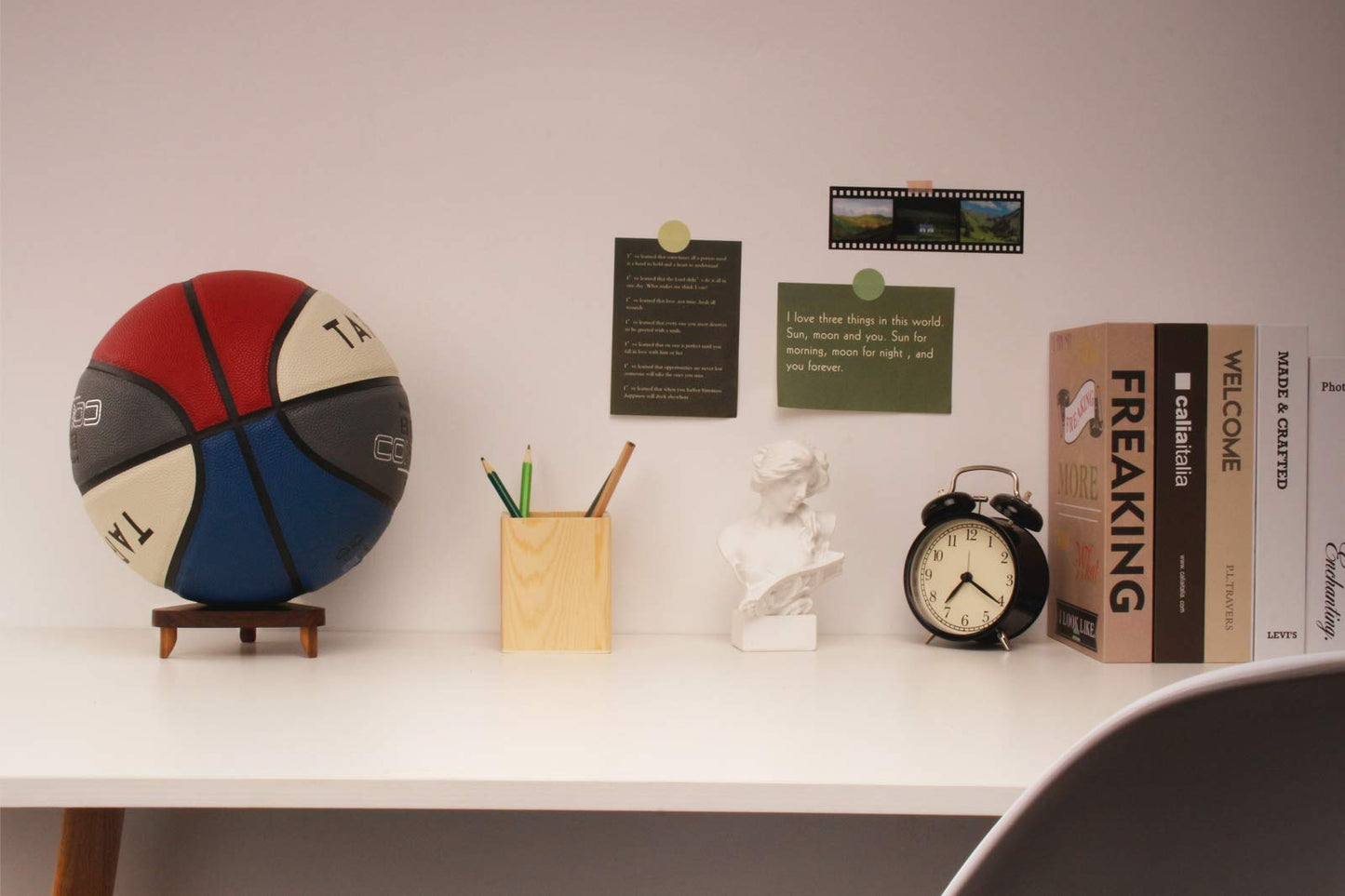 LuxRound Ball Stand Holder Display Stand for Basketball Football Soccer Holder Rack Autographed Ball Memorabilia Display Case Solid Walnut Wood Made Ball Display Stand (4pcs)