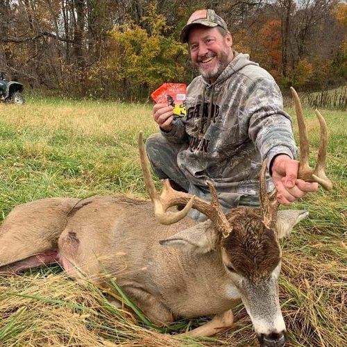 Buck Scent pads.com ~ Scent Cover and Lure Pads ~ 5 Pad Package ~ Estrus ~ Peanut Butter Power ~ Corn Crunch ~ Persimmon ~ Acorn (Estrus ~ Scent Cover and Lure Pads)