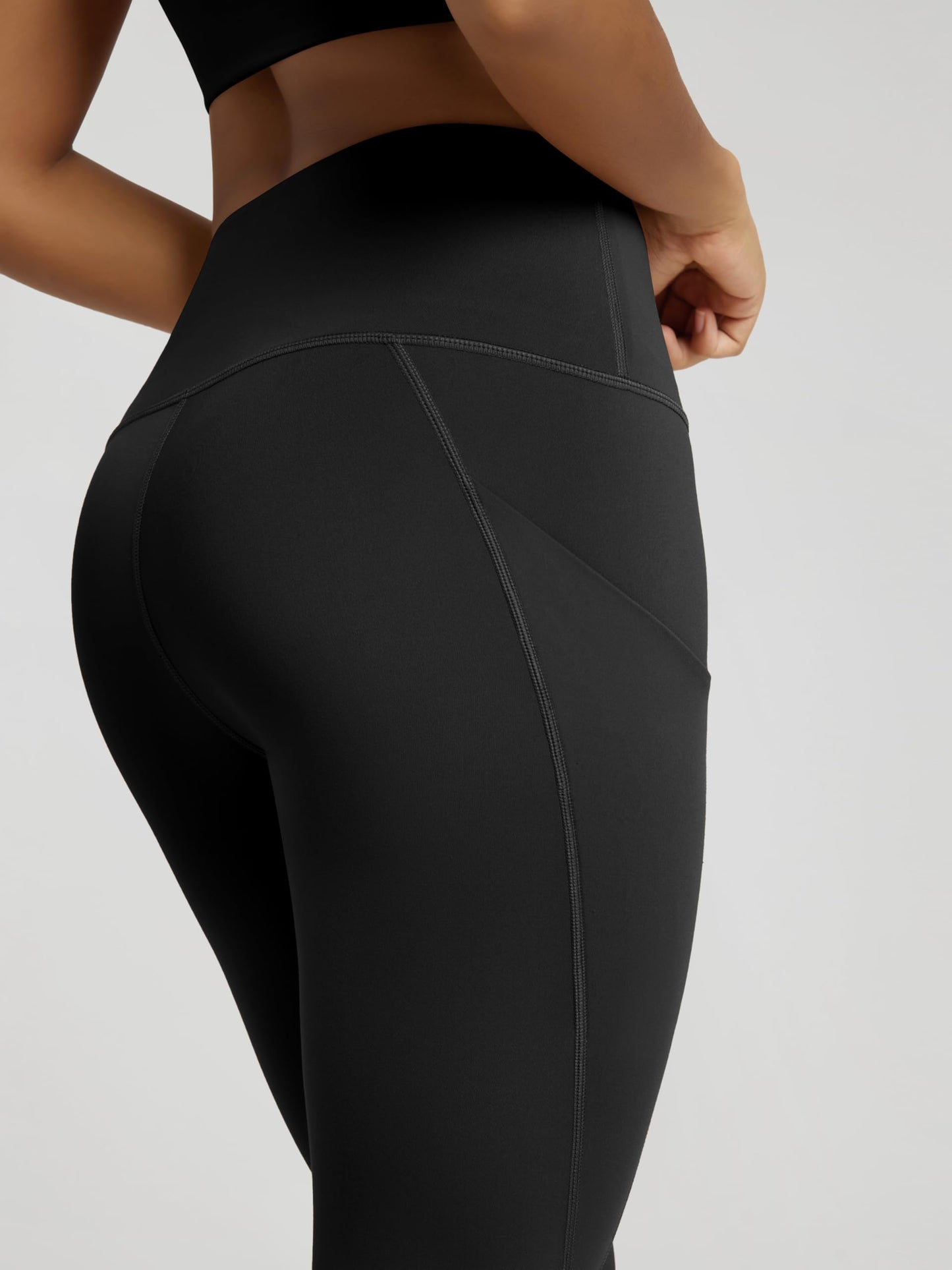 ODODOS Women's Knee Length High Waisted Yoga Capri Leggings with Pockets, Workout Running Sports Athletic Yoga Capris, Black, Large