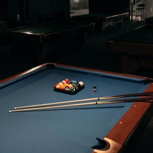 HMQQ Pool Cue Stick/Billairds cue Stick Pool Stick 58" Set of 2/Set of 4 /Set of 4 20OZ, 48" Set of 2/ Set of 4, with Different Weight/Size/Quantity (48" Set of 2)