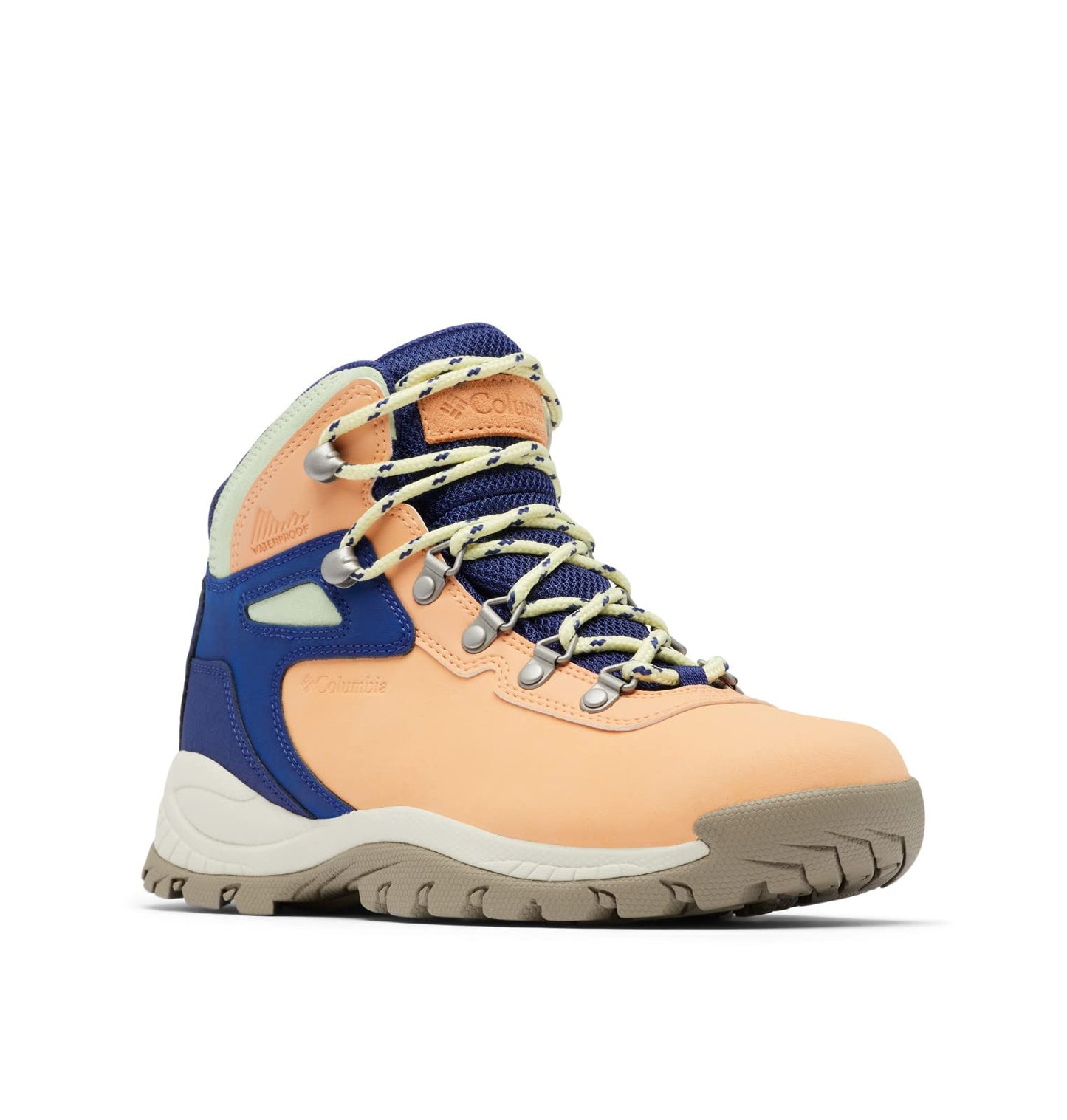 Columbia Women's Newton Ridge Plus, Peach/Dark Sapphire, 5