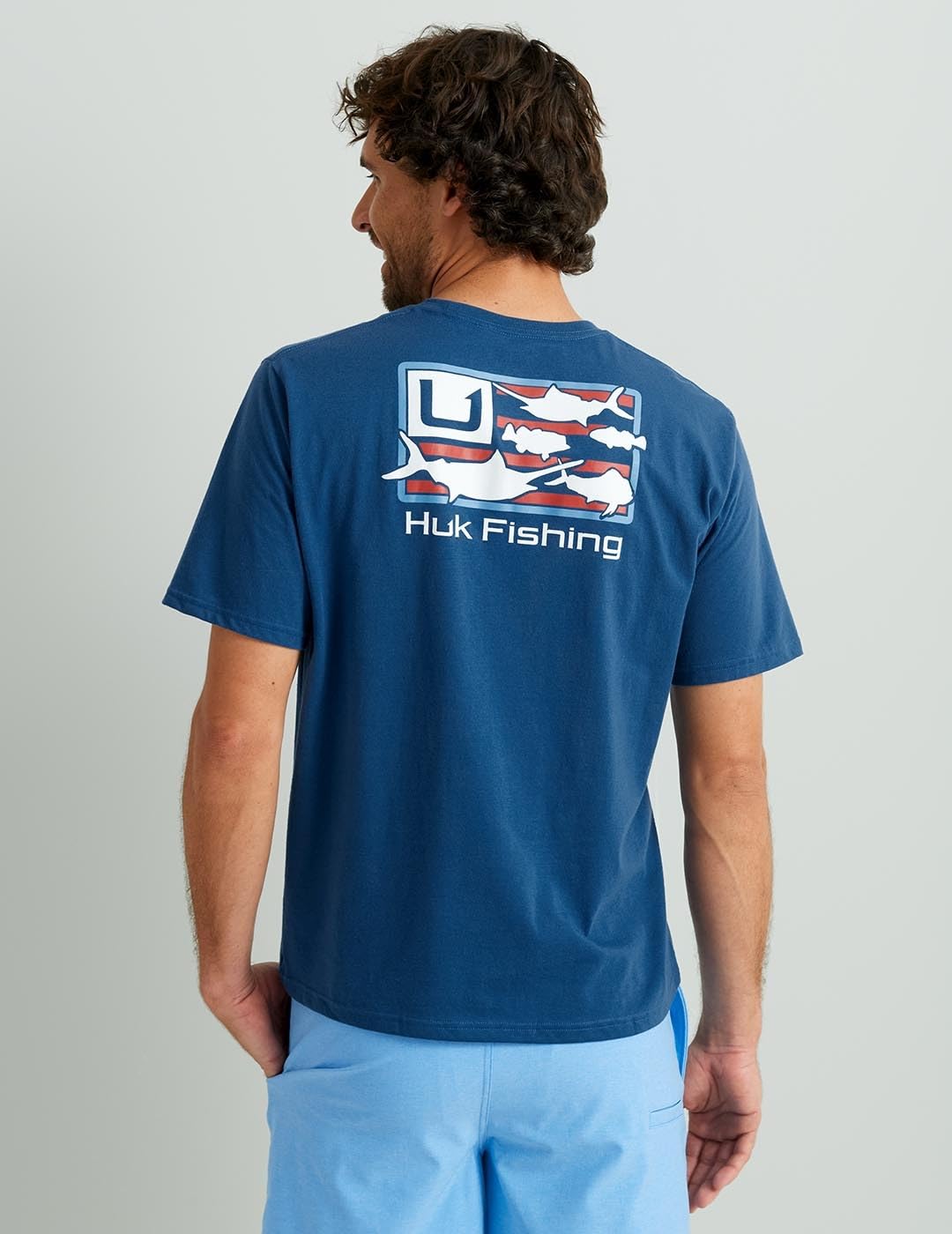HUK Mens Fishing Graphic Tee, Performance Short Sleeve, Quick-Dry, Trophy Flag - Set Sail, Medium