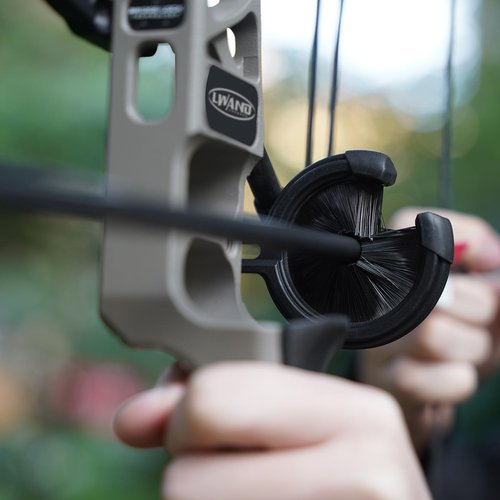 LWANO Archery Arrow Rest Capture Brush Whisker Biscuit Arrow Rest for Compound Bow and Recurve Bow Hunting Shooting Targeting - Black