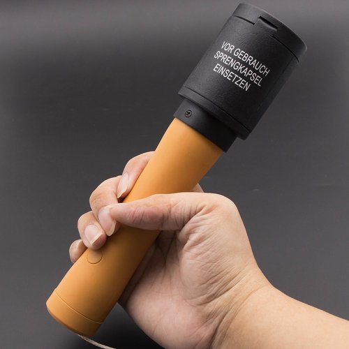 Zhongren M24 CS Hand Grenades Toys Battle Games for Tactcial Airsoft Paintball Role Play or Movie Prop(Black)