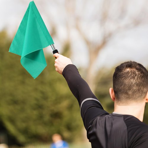 Veemoon 4Pcs Referee Flag Sports,Linesman Signal Flags Training Sports Flags with Sponge Handle Stainless Steel Pole for Soccer Volleyball Basketball Football Competition (Yellow, Red, Green, White)