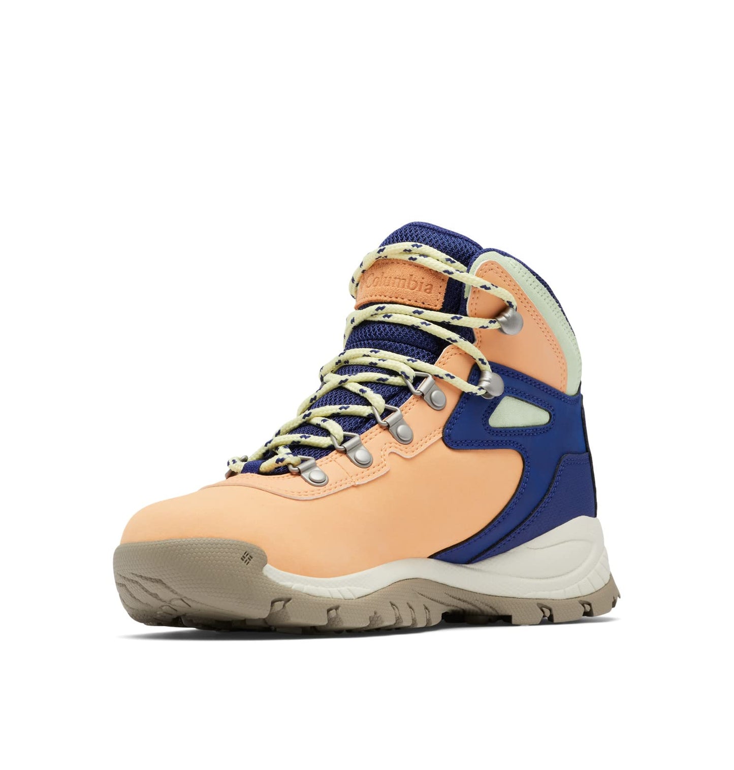 Columbia Women's Newton Ridge Plus, Peach/Dark Sapphire, 5